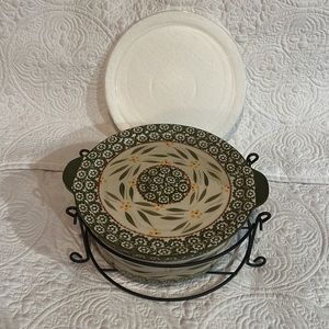 Temptations‎ Old World 2 quart dish with box